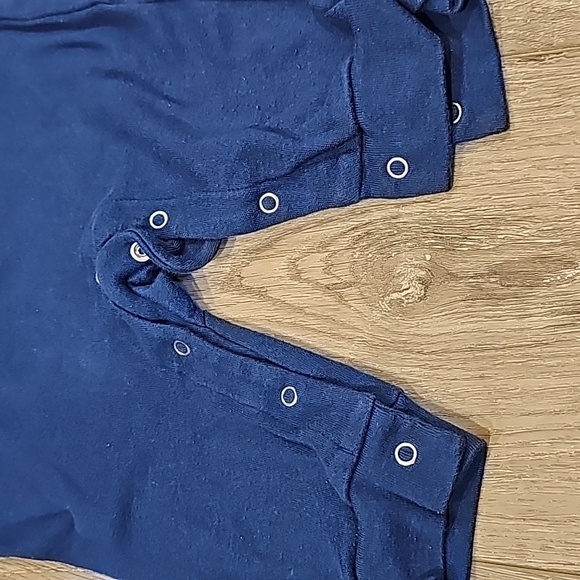 Colts one piece - Picture 3 of 8